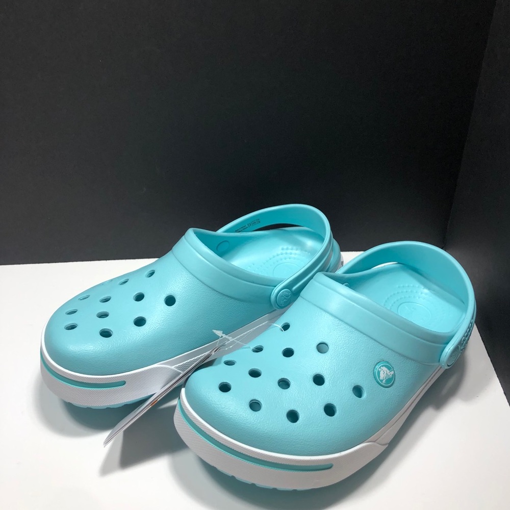NEW⭐️⭐️⭐️CROCS